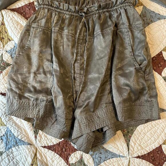 Free People Cassidy Romper silky smocked w balloon sleeves piratecore size M - Picture 5 of 8